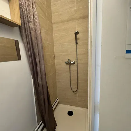 Cozy Nearby Champs Elysees 4 파리